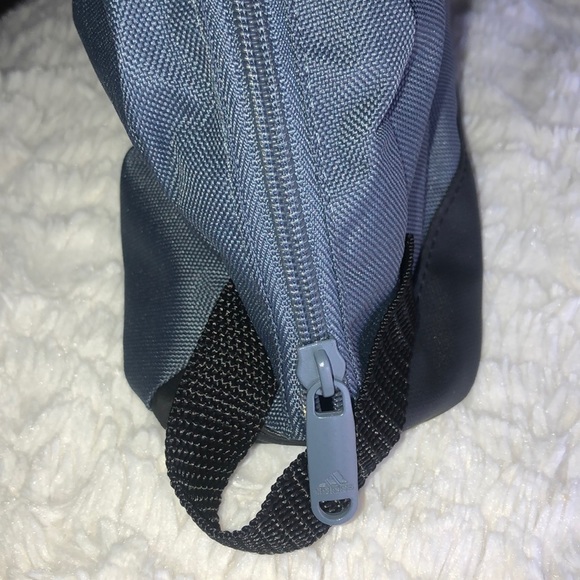 Adidas Travel Toiletry Bag Makeup Case Grey New - Picture 3 of 14